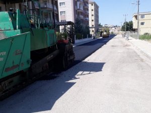 Gölbaşı ilçesinde asfalt çalışmaları devam ediyor