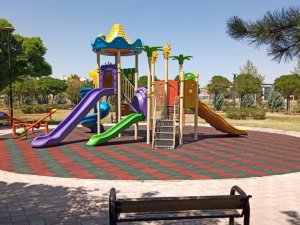 Sincan Belediyesi parkların zeminini kauçuk ile kaplıyor