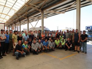 Ateş savaşçıları evlerine alkışlarla uğurladı