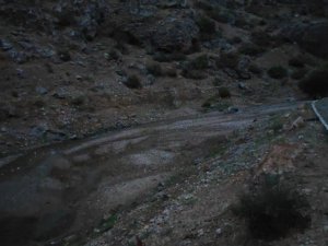 Çağlayan gibi akan Homurlu Şelalesi kuruma noktasına geldi