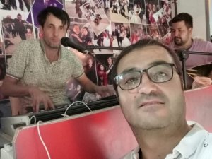 Mahalli sanatçı düğünlerden elde ettiği geliri yangın mağdurlarına bağışladı