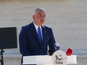 Bakan Ersoy: “Topraklarımıza düşen her ateş devletimizin gücü, milletimizin birlik ve beraberliği karşısında sönecek”