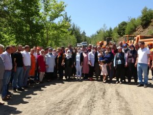 Köylüler, yol sevincini kurban keserek kutladı