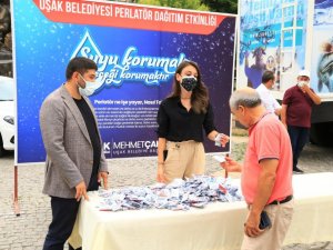 Belediye ekipleri vatandaşlara perlatör dağıttı