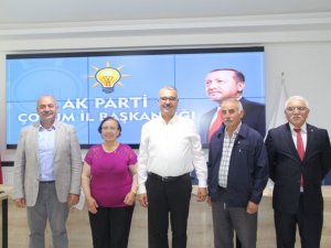 Yaylacık köyü muhtarı ve eşi AK Parti’ye katıldı