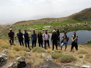 Yüksekovalı dağcılar Erdanis göllerini gezdi