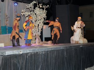 Yunus’la Yürürken” isimli tiyatro Simav’da sahnelendi