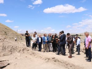 Yassıhöyük’te 3 bin 500 yıllık tarih gün yüzüne çıkıyor