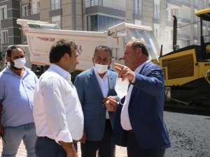 Başkan Oprukçu, asfalt çalışmalarını yerinde inceledi