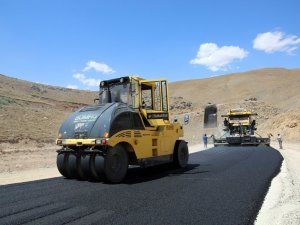 Bağrıyanık Mahallesi’nin 20 yıllık yol sorunu sona erdi