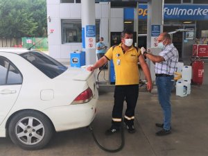 Akaryakıt doldururken aşılandılar