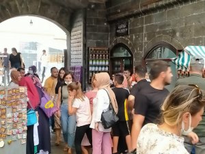 Tarihi mekanda korona virüs tedbirleri unutuldu