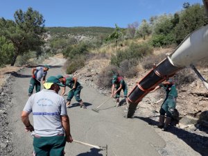Menteşe Belediyesi, yol çalışmalarına Kafaca’da devam ediyor