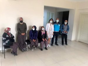 Mobil Sağlık Ekipleri Talas’ın Kırsal Mahallelerinde Kapı Kapı Gezerek Vatandaşları Aşılıyor