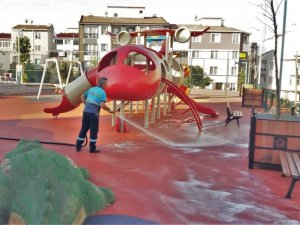 Parklar dezenfekte ediliyor