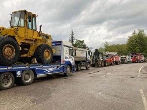 Karabük Belediyesi’nden Kumluca ve Bozkurt’a araç ve ekip desteği