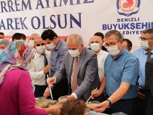Denizlililer Büyükşehirin aşure hayrında buluştu