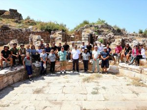 Rektör Prof.Dr. Kalan, kazı alanını inceledi