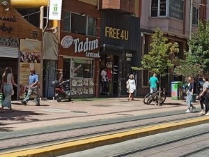 Korona virüs vaka sayısının artmasında vatandaşlar yine vatandaşları suçladı