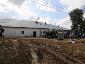 Kayseri’deki sel bölgesinde Vali Günaydın ve Başkan Büyükkılıç incelemelerde bulundu