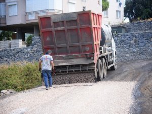 Alanya Belediyesi’nden doğu mahallelerine asfalt çalışması