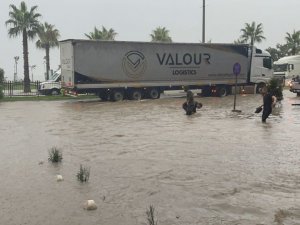 Ordu’daki Karadeniz Sahil Yolu’nda ulaşım kontrollü olarak sağlanıyor