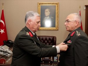 Kara Kuvvetleri Komutanlığında devir teslim töreni