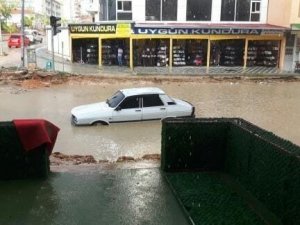 Osmaniye’de sağanak yağış hayatı olumsuz etkiledi