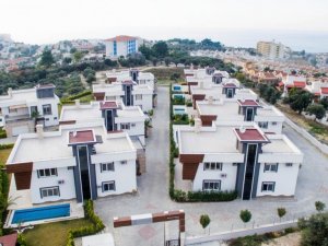 Kuşadası, yeni tarz binaları ile İranlıların da gözdesi oldu"