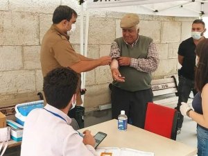 Kaymakam Balcı, aşılama standını ziyaret etti