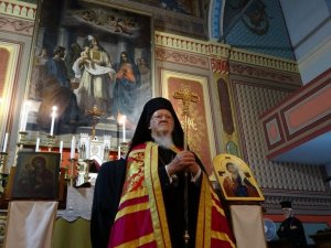 Fener Rum Patriği Bartholomeos Santa Maria İtalyan Katolik Kilisesi’nde akşam duasına katıldı