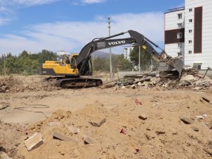 Nazilli Belediyesi yeşil Mahalle’de yeni yolların yapımına başladı
