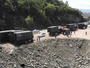 Ayancık’ta selin yıktığı köprünün yerine askeri köprü