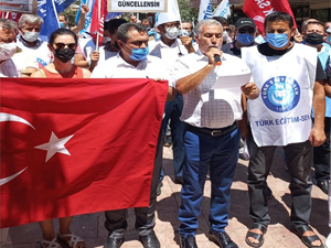 Memurlar, Aydın’da hükümetin zam teklifini protesto etti