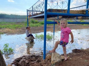 Tarım için kullanılan su mahalleyi gölete çevirdi