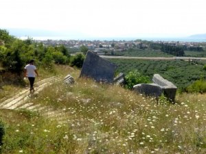 Kral mezarı turizme kazandırılmayı bekliyor