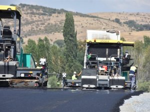 Balıkesir Büyükşehir, şehrin dört bir yanında yolları yeniliyor