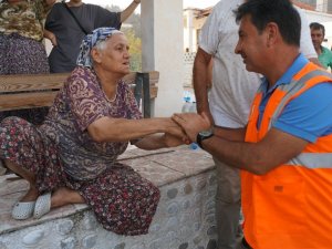 Yangından etkilenen Bodrum halkına acil ihtiyaç paketleri teslim edildi