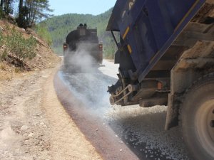 Büyükşehirden Karacaören ve Yenikışla grup yoluna asfalt