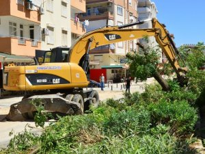 Manavgat Belediyesi’nden cadde düzenlemesi