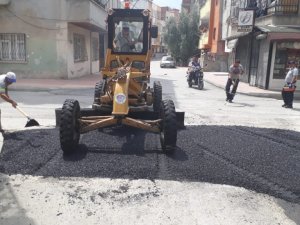 Akdeniz’de yol ve kaldırım çalışmaları devam ediyor