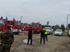 Azerbaycan yangın söndürme ekipleri sevgi gösterileriyle ülkeden ayrıldı