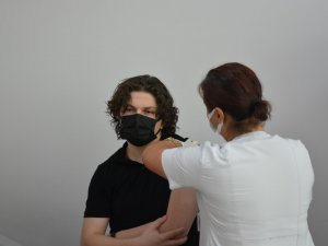 15 yaş üstü aşılamalar Bursa’da başladı