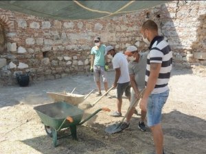 Tarihi camii gün yüzüne çıkarılıyor