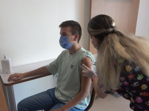 15 yaş ve üzeri aşılamaya yoğun ilgi