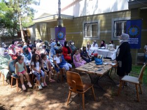 Diyarbakır’da kadınlara aşure ikramı