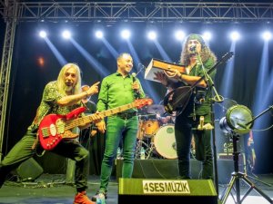 Necati ve Saykolar Kuşadası’nı coşturdu