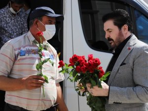 Evlat nöbetindeki aileler Diyarbakır yürüyüşü öncesi Başkan Sayan’la bir araya geldi