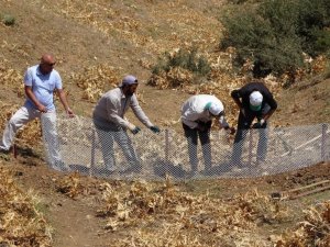 Muş’ta sel ve erozyon oluşumuna kafes tel ve çuval set önlemi