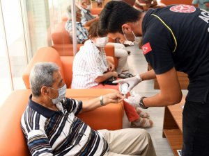 Emekli Evi üyeleri aşırı sıcağa karşı bilgilendirildi